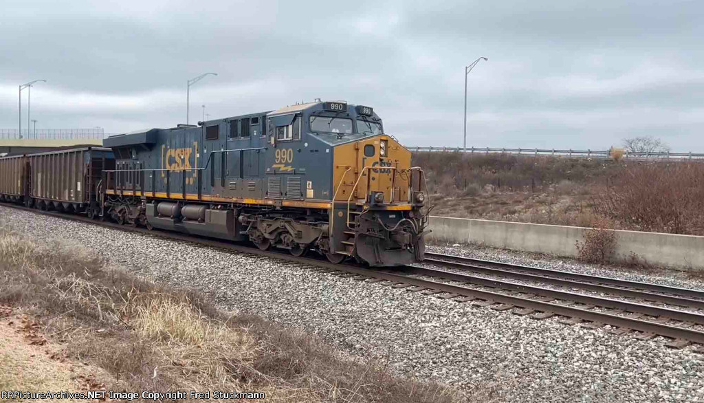 CSX 990 is the rear DPU.